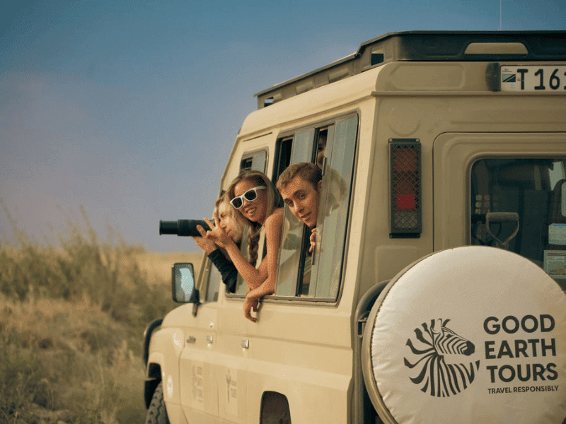 Closed 4x4 Vehicles with Sliding Windows
