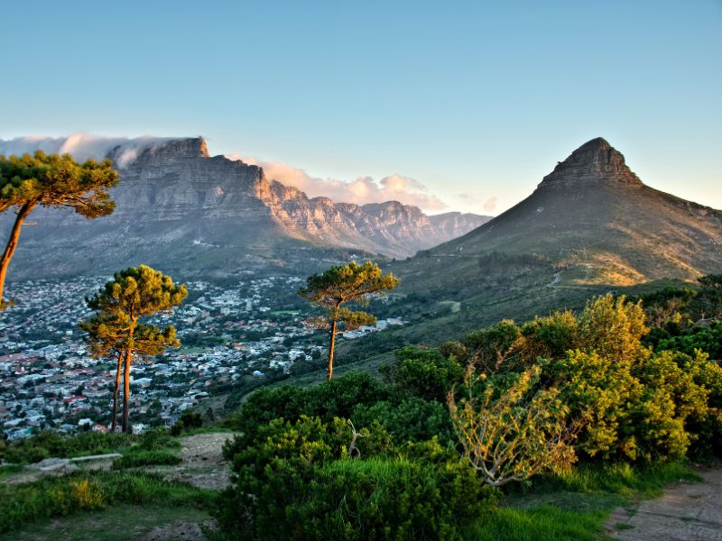 Cape Town skyline with Table Mountain, one of the visa free countries for United States citizens in Africa.