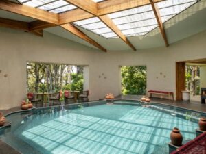 Lemala Osonjoi indoor pool